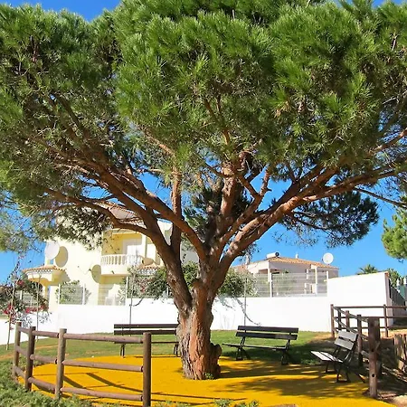 6 Bedroom Brady Private With Pool And Garden 阿尔布费拉