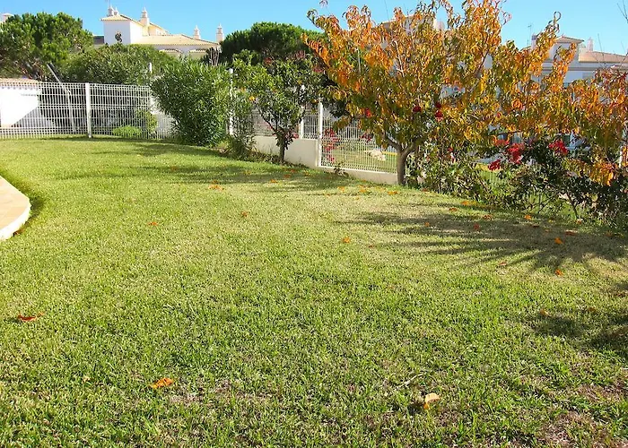 Heated Pool 6 Bedroom Private Villa In Center Of Olhos De Agua ヴィラ