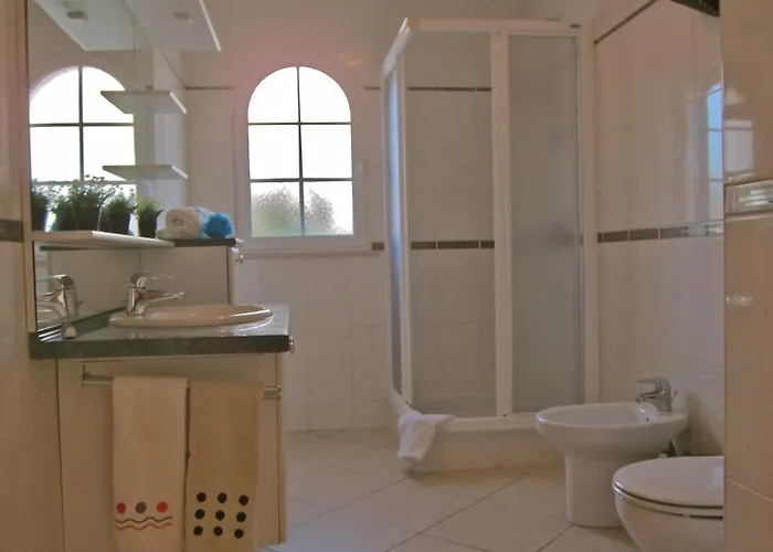 Heated Pool 6 Bedroom Private Villa In Center Of Olhos De Agua