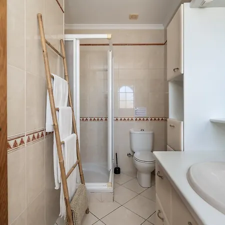 Heated Pool 6 Bedroom Private In Center Of Olhos De água Albufeira