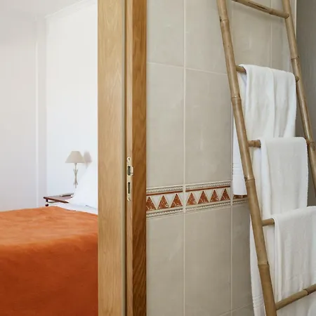 Heated Pool 6 Bedroom Private In Center Of Olhos De água Albufeira