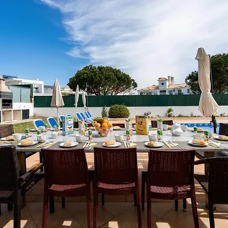 Heated Pool 6 Bedroom Private In Center Of Olhos De água Villa *