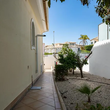 Villa Heated Pool 6 Bedroom Private In Center Of Olhos De Agua *