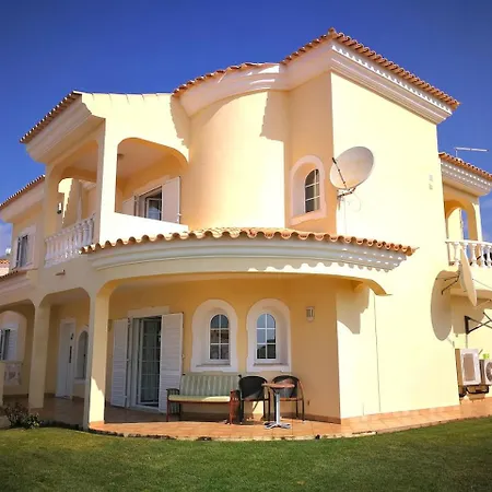 Heated Pool 6 Bedroom Private In Center Of Olhos De água Villa Albufeira